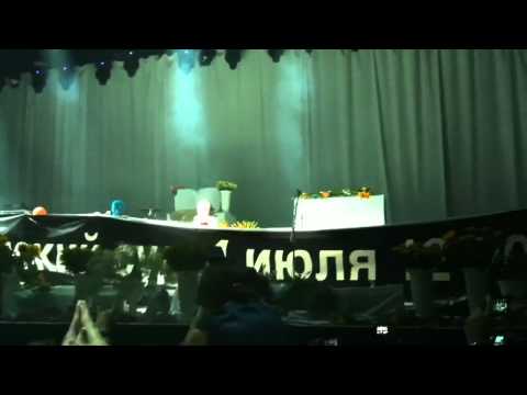 Pussy Riot на концерте Faith No More: Путин зассал